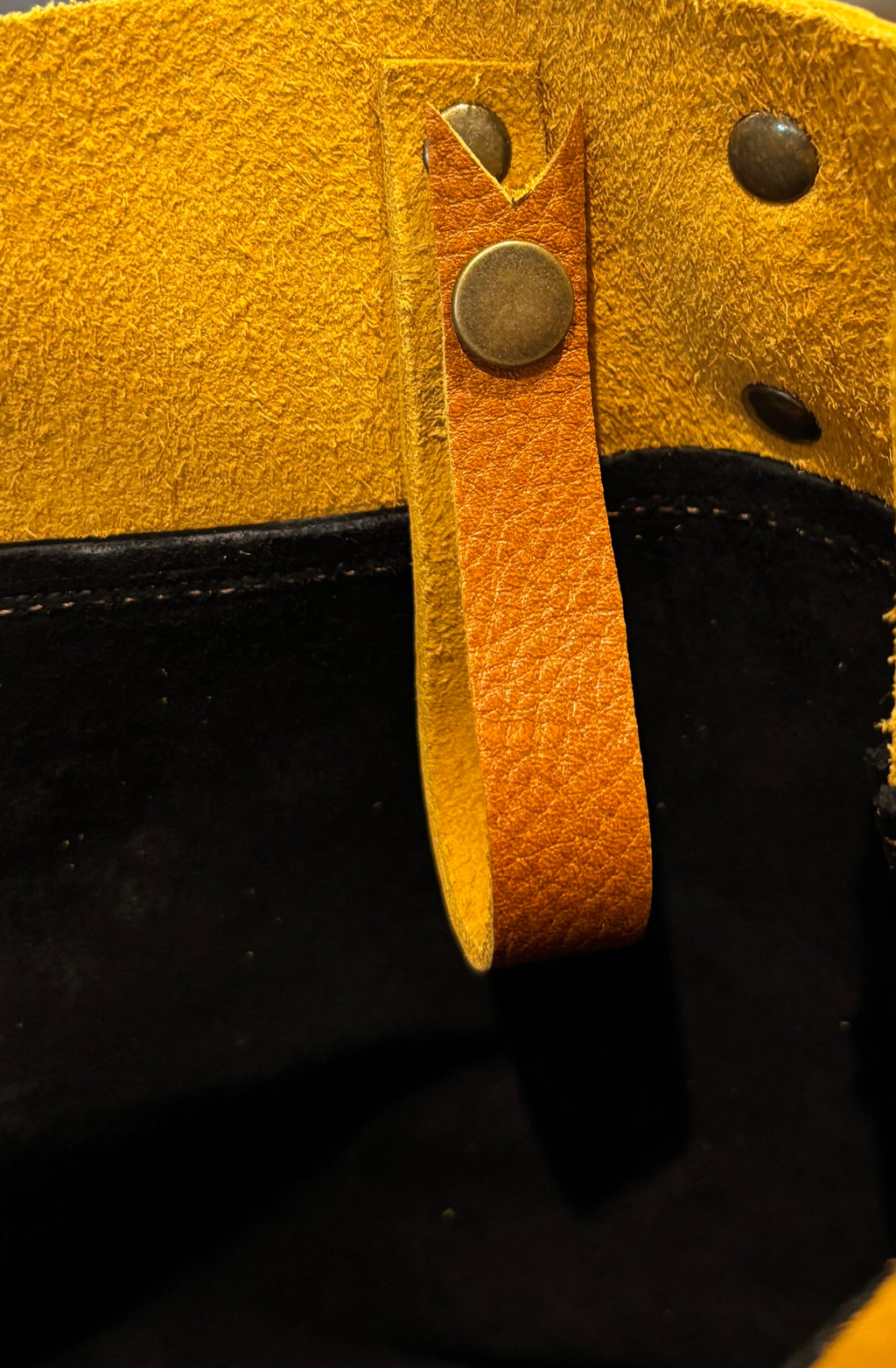 Full Grain Leather Lincoln Two Tone Tote Bag Dog
